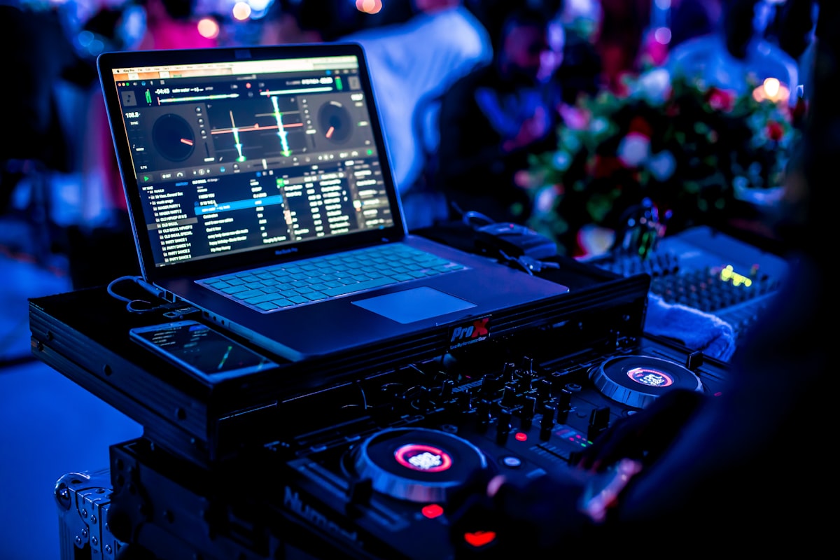 DJ 演出设备
